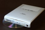 Совершенно минималистичный пишущий DVD-привод DV-R05 представила компания TEAC