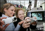 CeBIT-2005: 7-мегапиксельный камерофон Samsung.<br>     На выставке CeBIT-2005 в Ганновере компания Samsung представила первый в мире мобильный телефон, оснащенный цифровой камерой с разрешением 7 мегапикселей